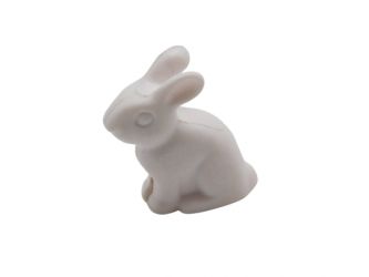 Hase sitzend